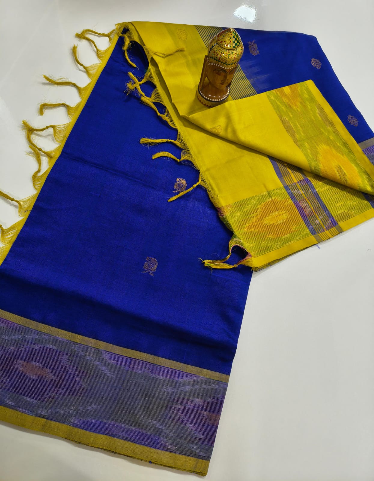 Mangalagiri Handloom Pattu Sarees with pochampally border and Small butta collection