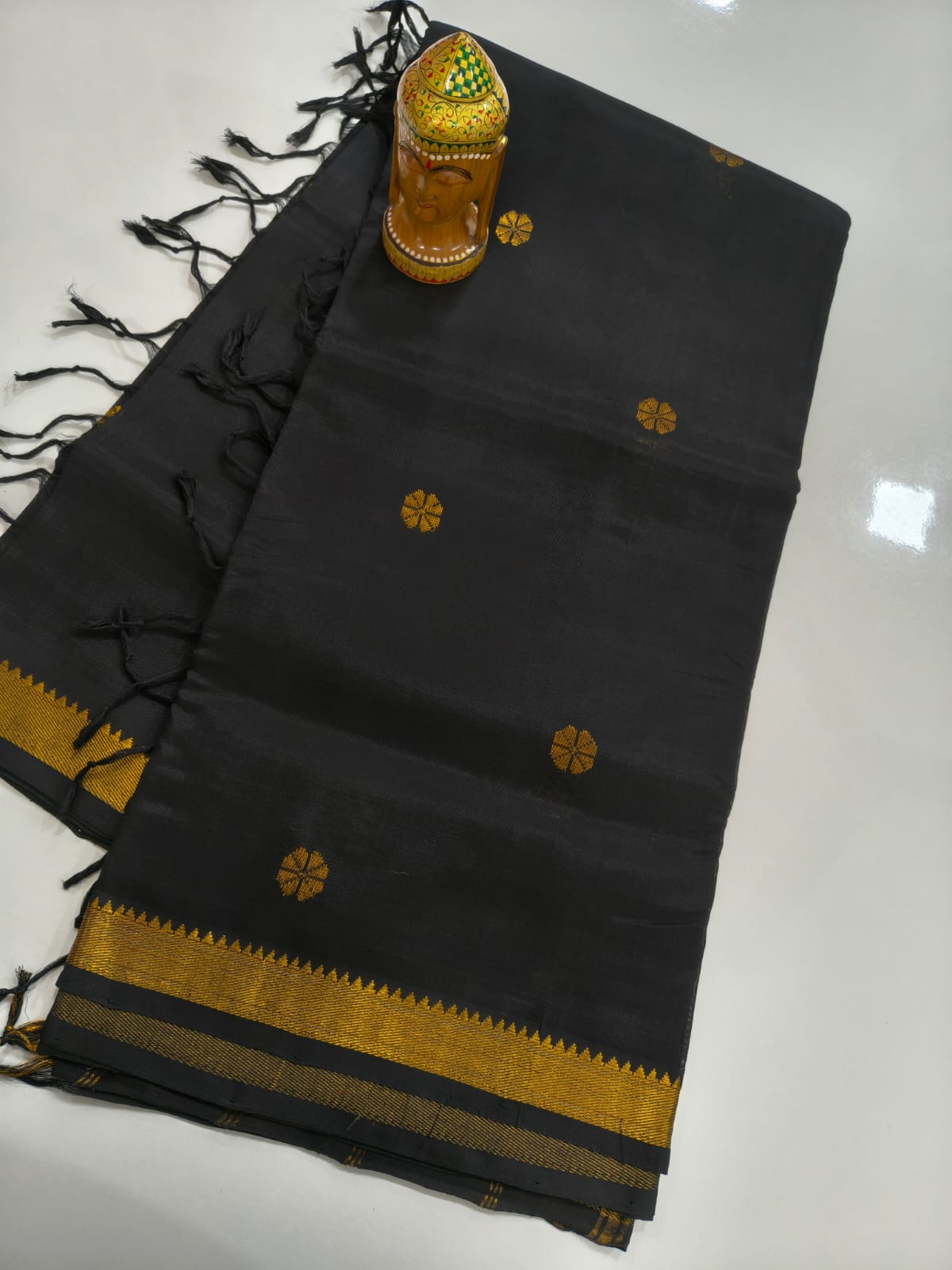 Mangalagiri Handloom Pattu Sarees with Small butta collection