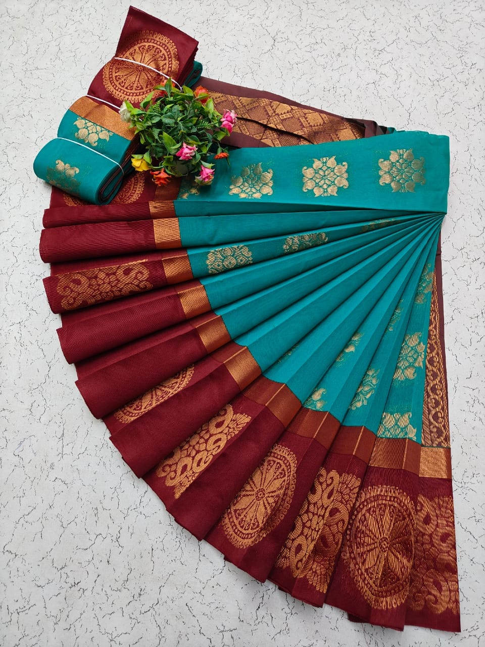 Uppada Kotanji Contrast Border Silk Cotton Sarees