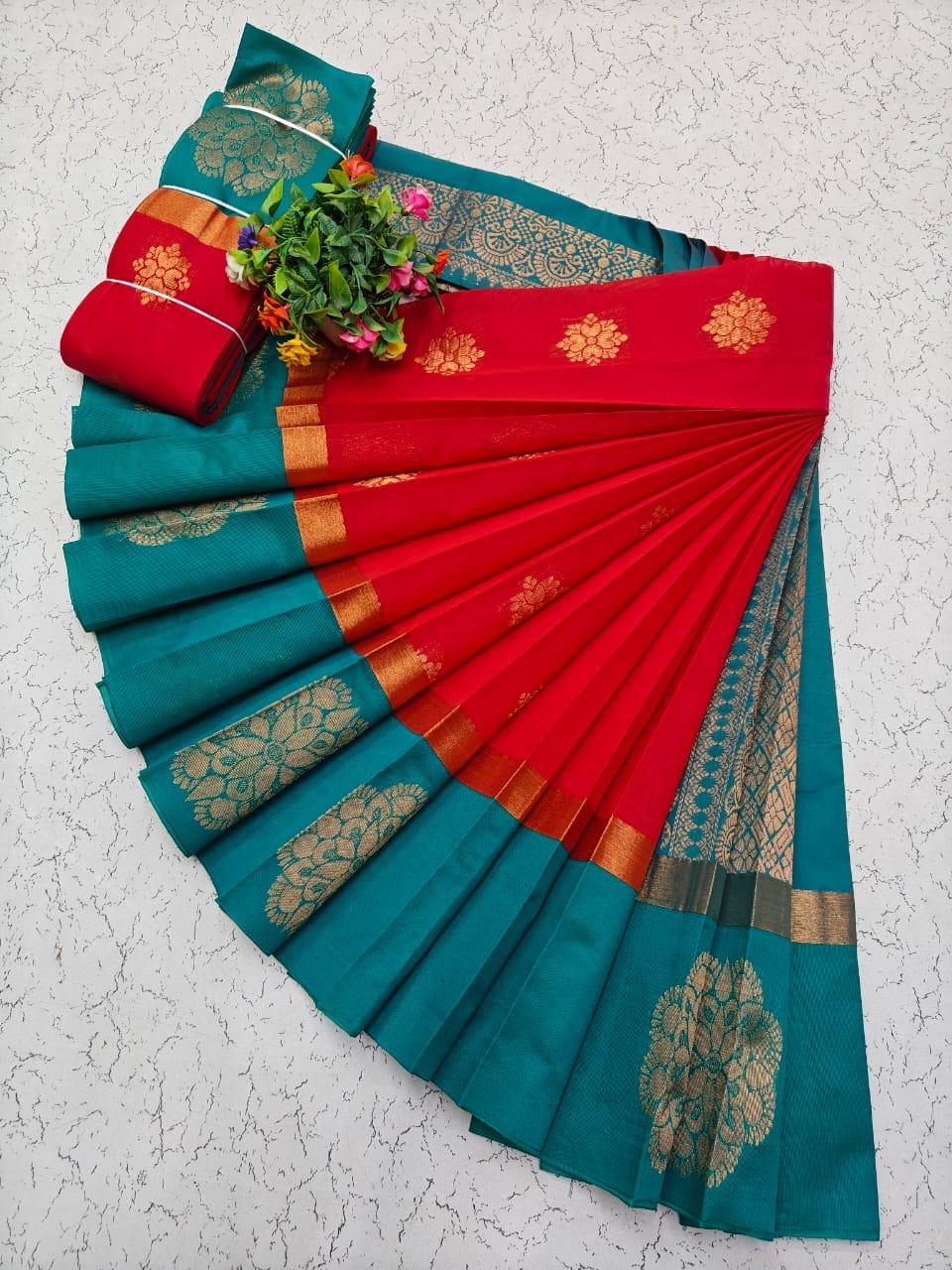 Uppada Kotanji Contrast Border Silk Cotton Sarees
