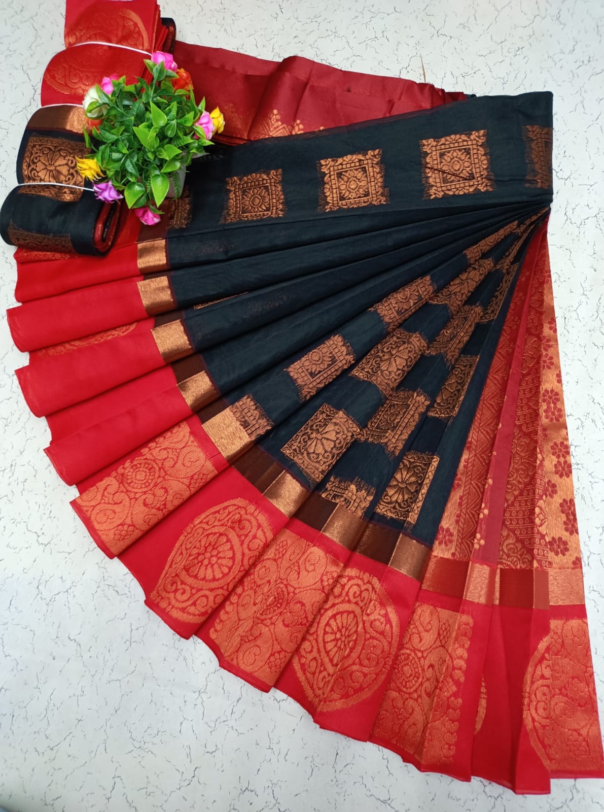 Uppada Kotanji Contrast Border Silk Cotton Sarees