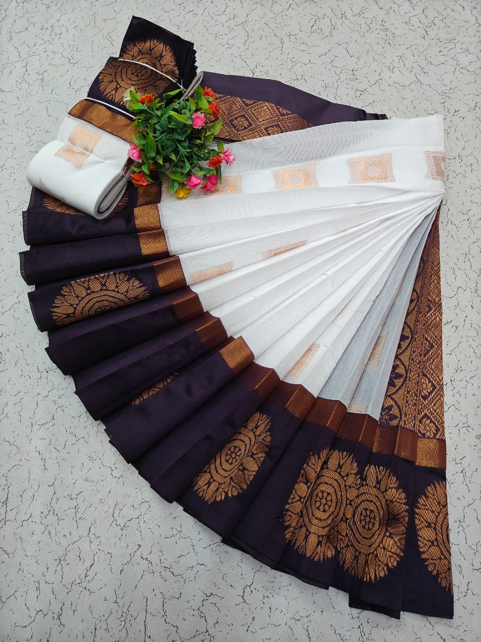 Uppada Kotanji Contrast Border Silk Cotton Sarees