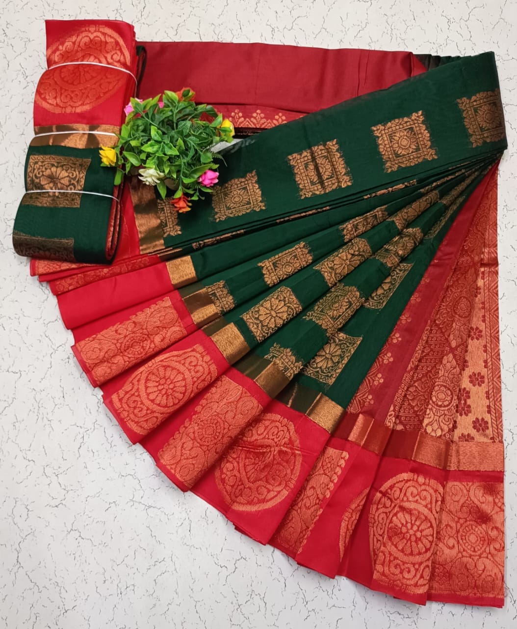 Uppada Kotanji Contrast Border Silk Cotton Sarees