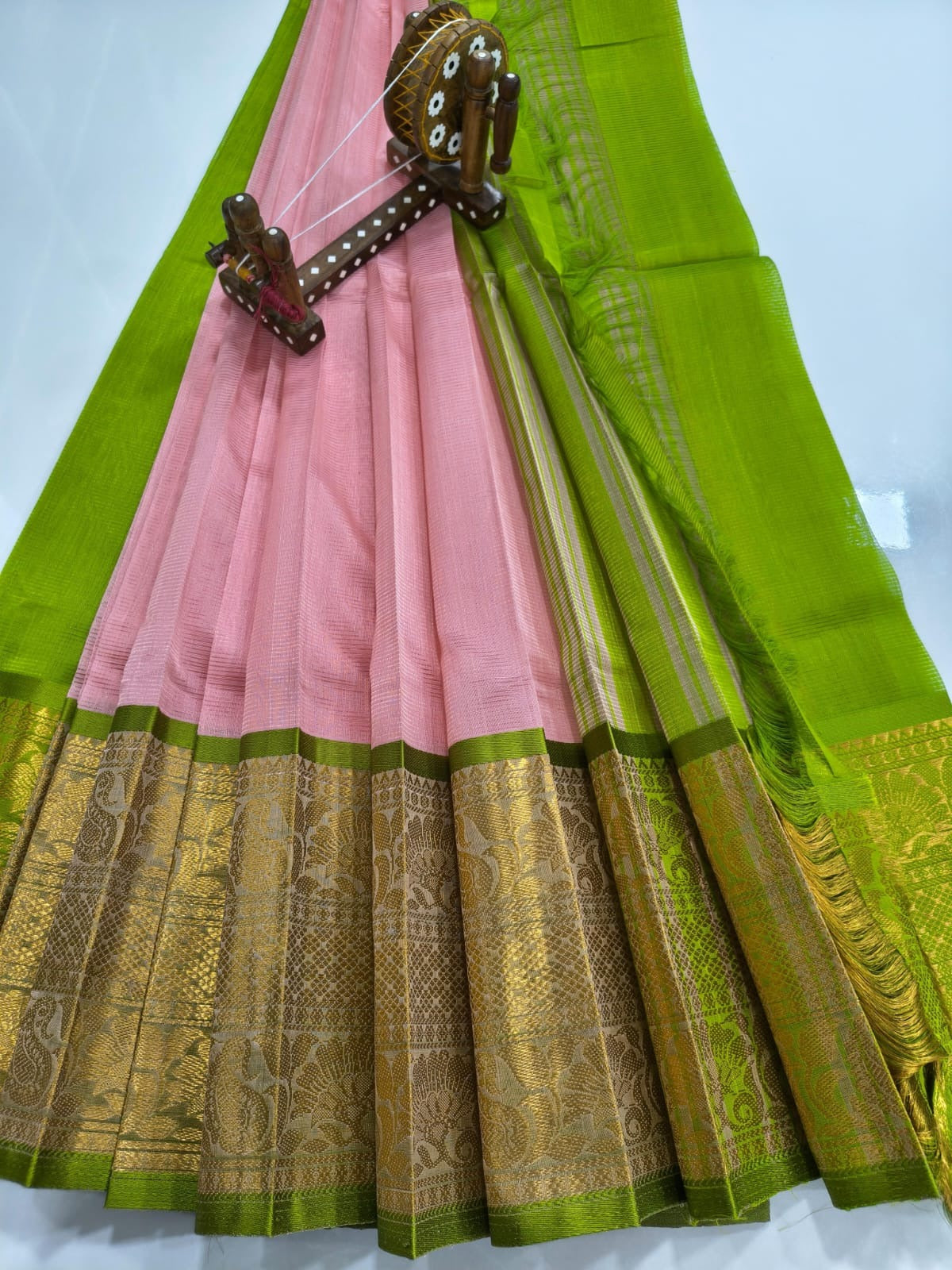 Mangalagiri pattu saree Kanchi border Peach & Parrot Green