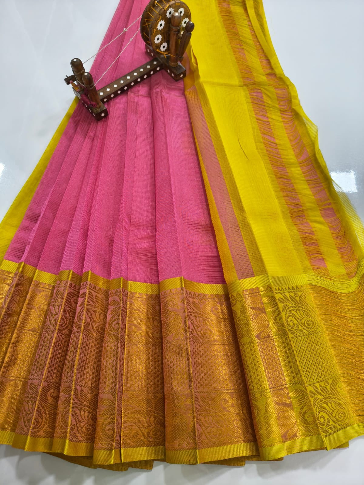 Mangalagiri pattu saree Kanchi border Pink & Yellow