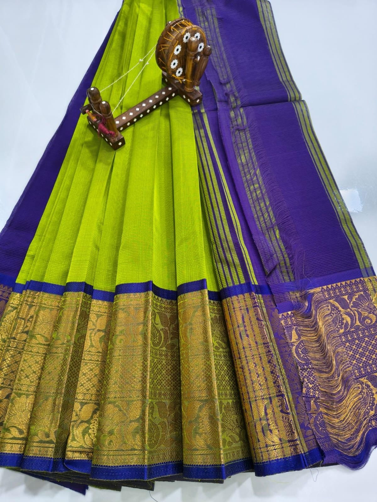 Mangalagiri pattu saree Kanchi border Lime & Royal Blue
