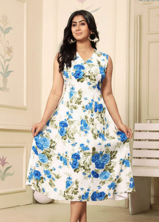 Polyster with this floral maxi collection